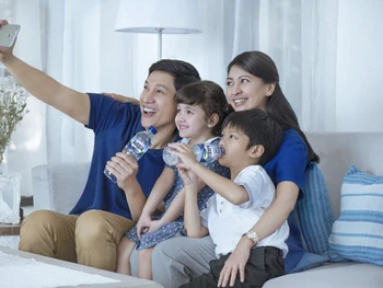 World Kidney Day Sebarkan Manfaat Air Minum Terbaik Demi Kesehatan Ginjal