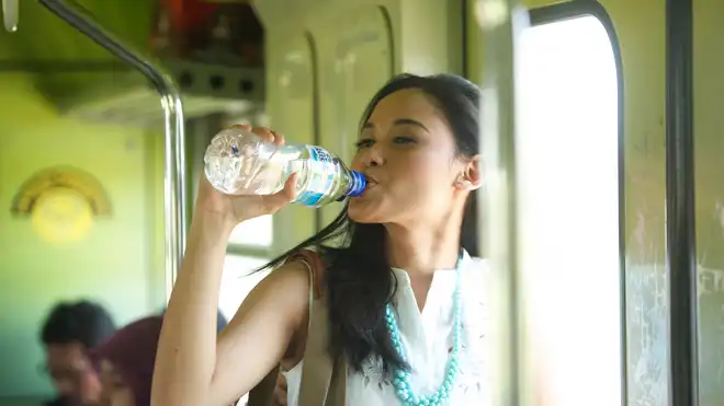 Menciptakan Kebiasaan Hidup Sehat dengan Minum Air Putih