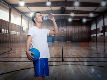 Mengapa Kebutuhan Air Minum Harus Dipenuhi Saat Berolahraga?