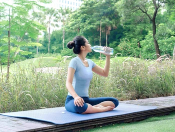 8 Manfaat Minum Air Putih Setelah Bangun Tidur, Apa Saja?
