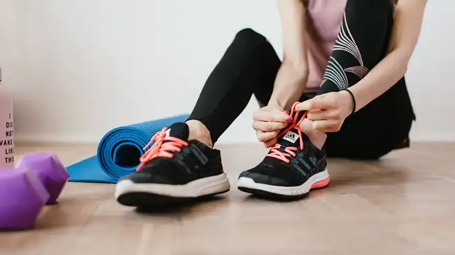 6 Manfaat Olahraga Malam Hari, Kenali Jenis dan Risikonya!