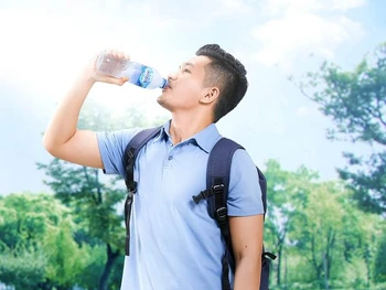 Air Putih Berapa Kalori? Simak Fakta Menariknya di Sini!