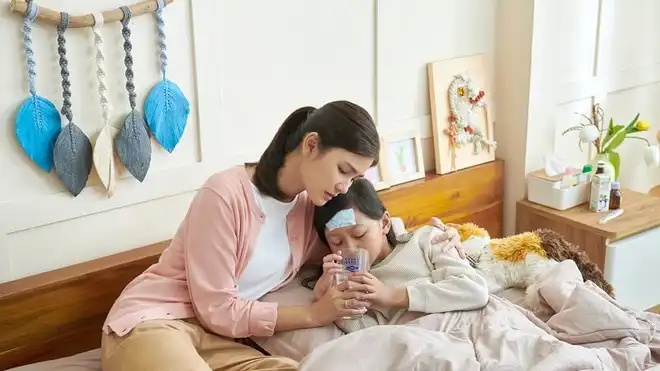 5 Cara Mengompres Anak Demam yang Benar Panas Langsung Turun