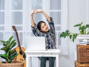 9 Gerakan Olahraga di Kantor Mudah Diikuti