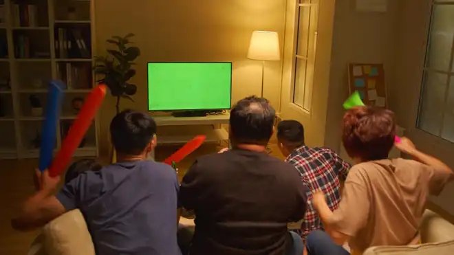 7 Tips Sehat saat Begadang Nonton Pertandingan Olahraga