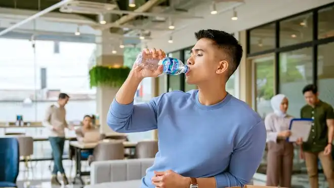 Berapa Lama Air Minum Dicerna di Lambung? Ini Faktanya