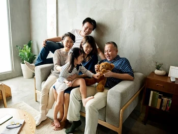 7 Oleh-Oleh yang Cocok untuk Orang Tua, Bermanfaat!