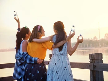 Ini Dia 5 Manfaat Minum Air Putih saat Traveling & Bepergian