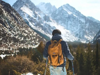 9 Tips Mendaki Gunung untuk Pemula, Siapkan Hal Ini!