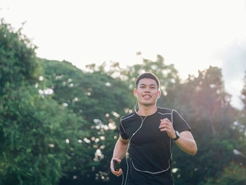 6 Cara Mengatur Nafas Saat Lari, Tidak Cepat Lelah!