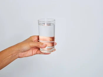 Perbedaan Air RO dan Mineral: Kandungan & Manfaatnya