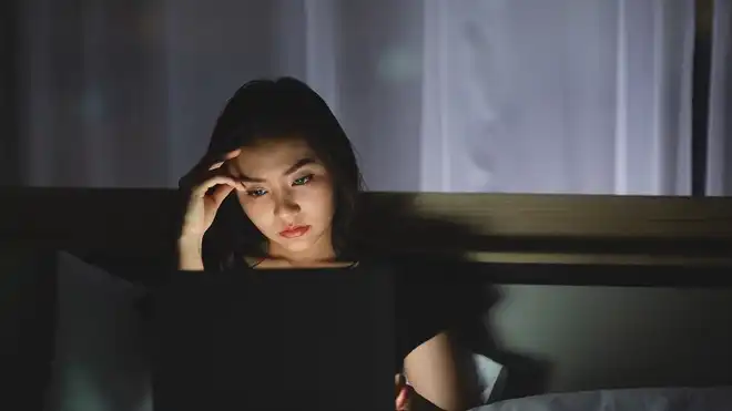 Jam Tidur Terbalik? Ini Bahaya dan Cara Mengatasinya