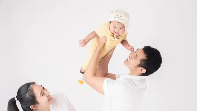 Mengenal Milestone Bayi 0-12 Bulan, Begini Tahapannya!