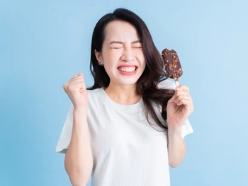 11 Mood-Enhancing Foods That Will Make You Feel Happy!