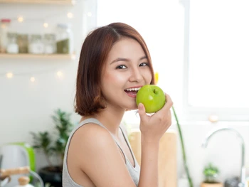 13 Buah yang Bagus untuk Kulit, Sehat dan Mencerahkan Alami