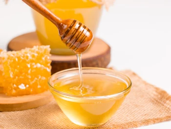 10 Manfaat Madu untuk Wajah & Cara Menggunakannya yang Tepat