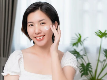 6 Cara Menetralkan Wajah Sebelum Ganti Skincare, Wajib Tahu!