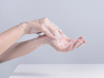 6 Cara Menghilangkan Daki di Tubuh, Kulit Cerah dan Bersinar