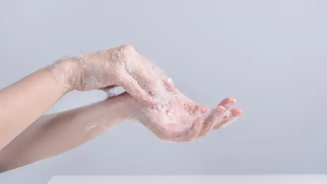 6 Cara Menghilangkan Daki di Tubuh, Kulit Cerah dan Bersinar