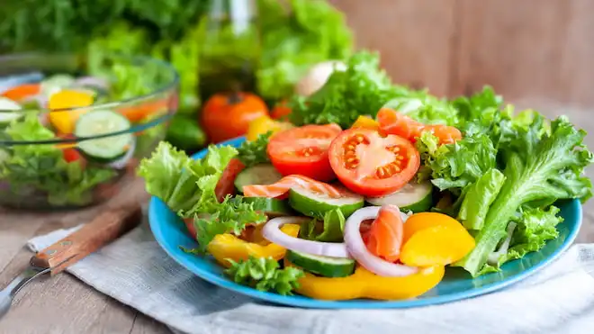 4 Resep Salad Sayur untuk Diet Sehat dan Manfaatnya