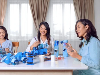 7 Kerajinan dari Tutup Botol Bekas AQUA yang Bermanfaat