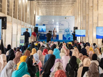 AQUA Hadirkan Kajian Ramadan di Masjid Istiqlal Jakarta & Berbagi Air Minum Berkualitas 100% Murni, Halal, dan Thayyib