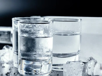 Air Dingin untuk Asam Lambung, Aman atau Berbahaya?