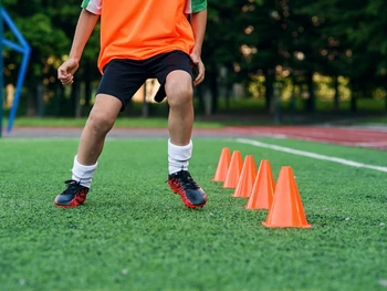 Cara Melakukan Lari Zig-Zag, Teknik Dasar, dan Manfaatnya