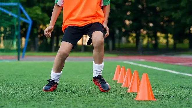 Cara Melakukan Lari Zig-Zag, Teknik Dasar, dan Manfaatnya