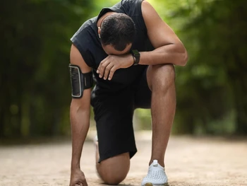 Begini Cara Mengatasi Dehidrasi Berat, Jangan Salah Langkah!