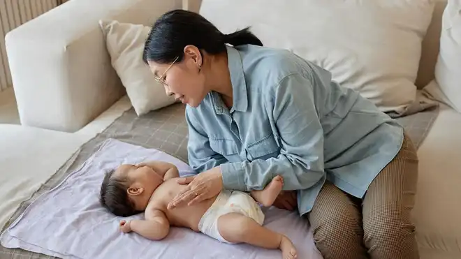 5 Cara Mengatasi Perut Kembung pada Bayi, Ibu Perlu Tahu!