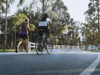 Duathlon: Definisi, Manfaat, Jenis, & Perlengkapannya