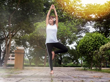 6 Gerakan Hatha Yoga dan Manfaatnya Bagi Kesehatan