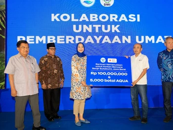 AQUA & Dewan Masjid Indonesia (DMI) Tanda Tangani MoU, Perkuat Kemitraan Strategis untuk Tingkatkan Kesejahteraan Umat
