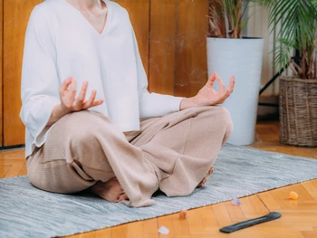 5 Komponen Utama Kundalini Yoga dan Manfaatnya