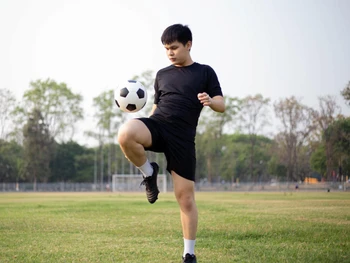 6 Latihan Fisik untuk Pemain Sepak Bola agar Kuat di Lapangan