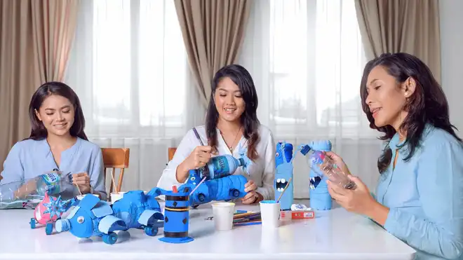 5 Contoh Mainan dari Barang Bekas & Cara Membuatnya, Yuk Coba!