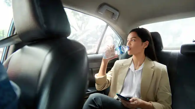 3 Manfaat Air Putih Bagi Wanita, Bantu Redakan Nyeri Haid!