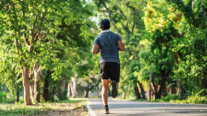 9 Manfaat Lari Siang Hari bagi Tubuh yang Jarang Orang Tahu