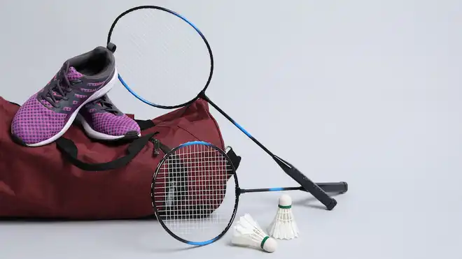 8 Perlengkapan Badminton yang Tak Boleh Terlewatkan