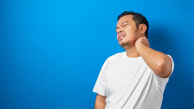 5 Penyebab Salah Bantal dan Cara Ampuh Atasi Nyerinya